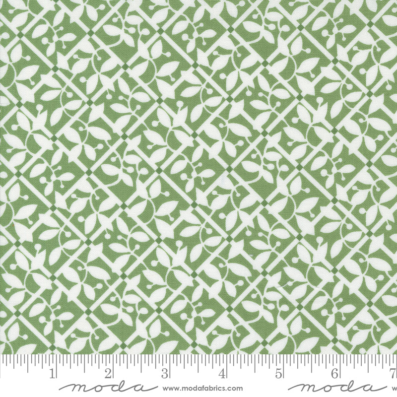 Shoreline Lattice Green - 2 yards 13 inches